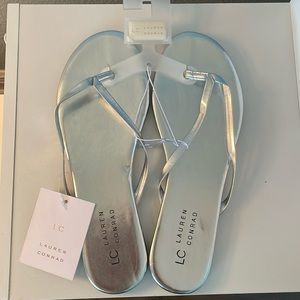 NWT LC Lauren Conrad silver flip flops, size 8
